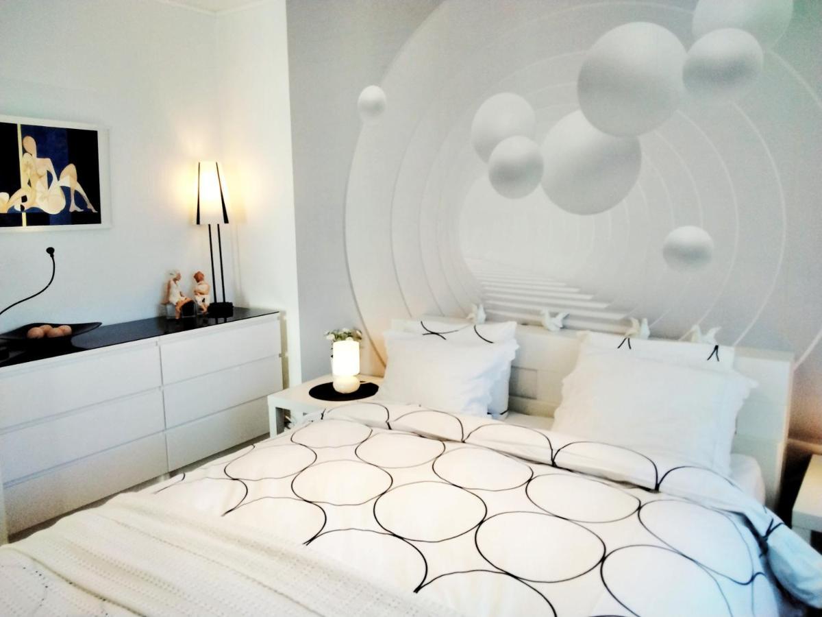 Les Chambourlettes Bed & Breakfast Mons Bagian luar foto